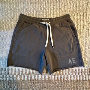 AMERICAN EAGLE, NWOT, WOMENS, ATHLETIC SHORTS WITH STRETCH WAIST. SIZE S/P